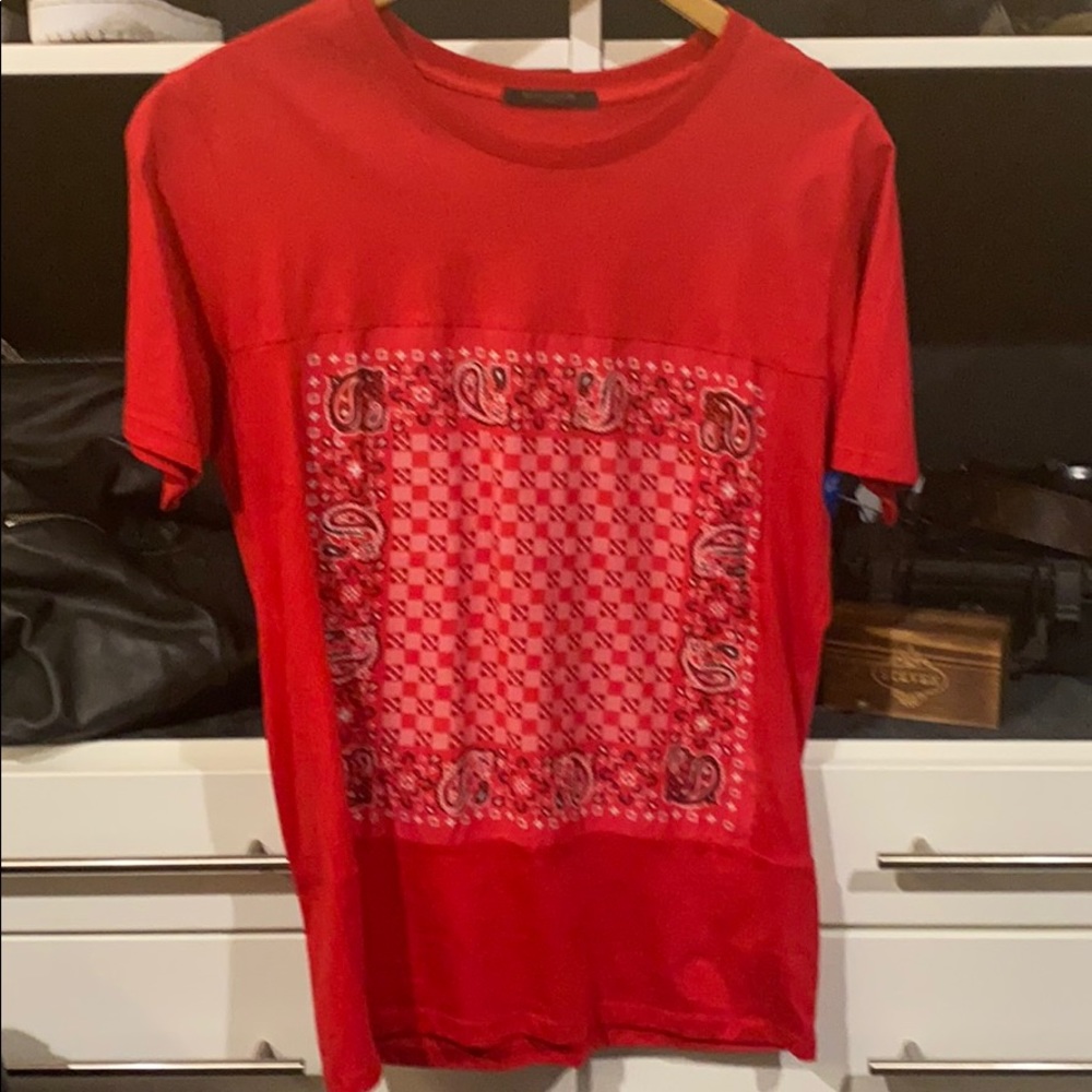 LV mens t shirt bandana design like new.